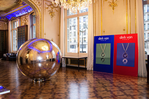 Lancement Menottes Dinh Van